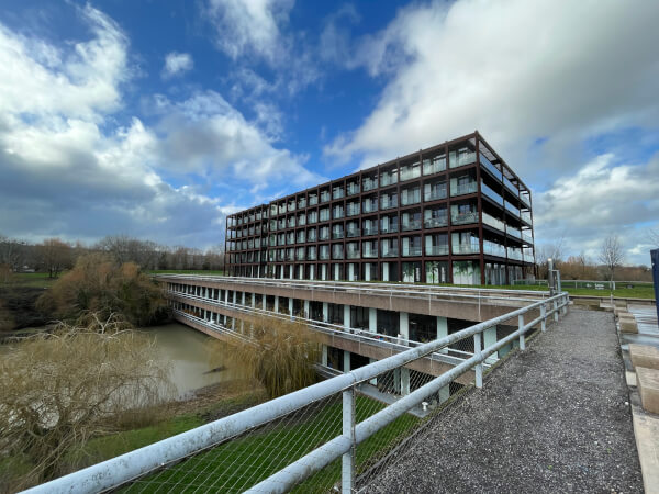 Exterior 3